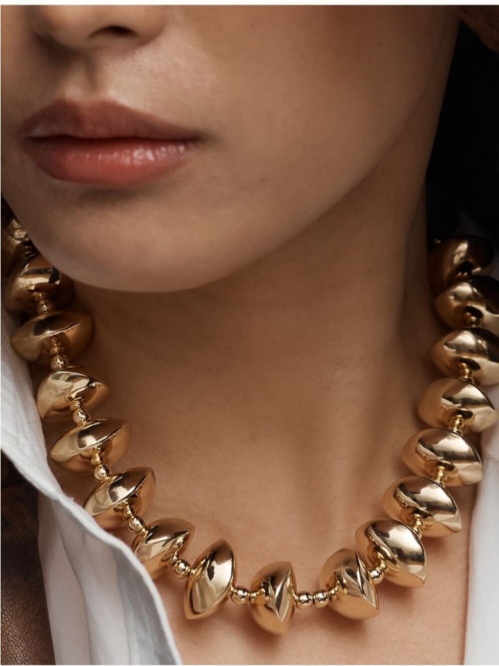 New! Anthropologie Gold Oblong Chunky Statement Necklace NWT - Picture 4 of 5